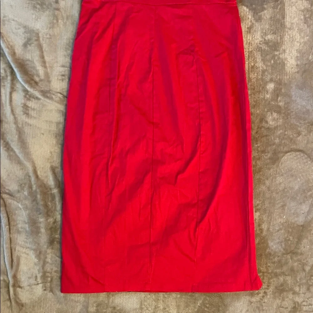 Elegant Red Midi Dress with Square Neckline - Picture 7 of 7